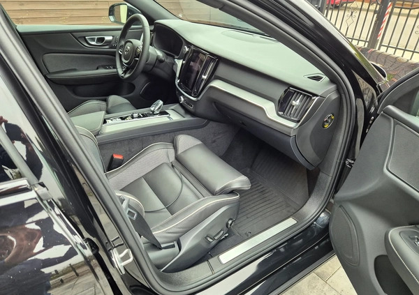 Volvo S60 cena 239000 przebieg: 9806, rok produkcji 2023 z Katowice małe 232